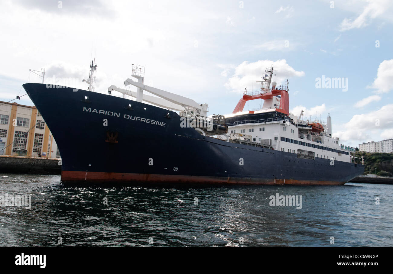 Marion Dufresne : nave oceanografica e il rifornimento di carburante (La Réunion), porto di Brest (Brittany, Francia). Foto Stock