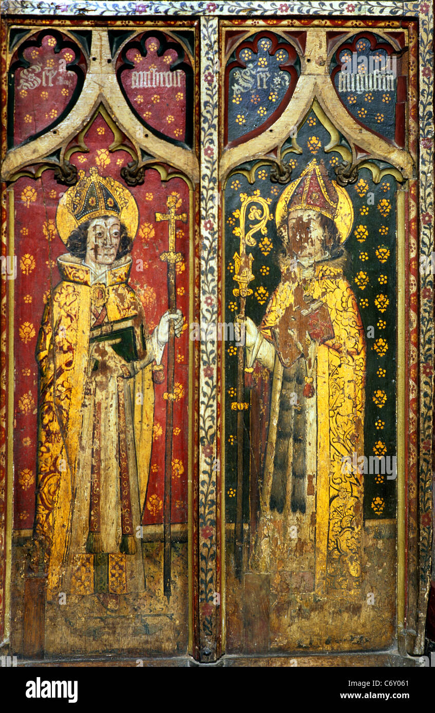 Cawston, Norfolk. Schermata di Rood cancelli, Sant'Ambrogio, Vescovo di Milano e Sant'Agostino, Vescovo di Ippona pittura medievale Foto Stock