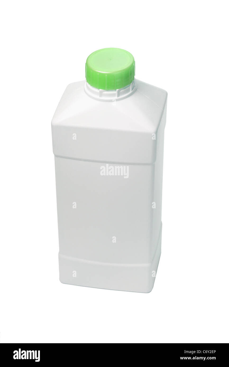 Contenitore in plastica con tappo verde per la famiglia di prodotti per la pulizia su sfondo bianco Foto Stock