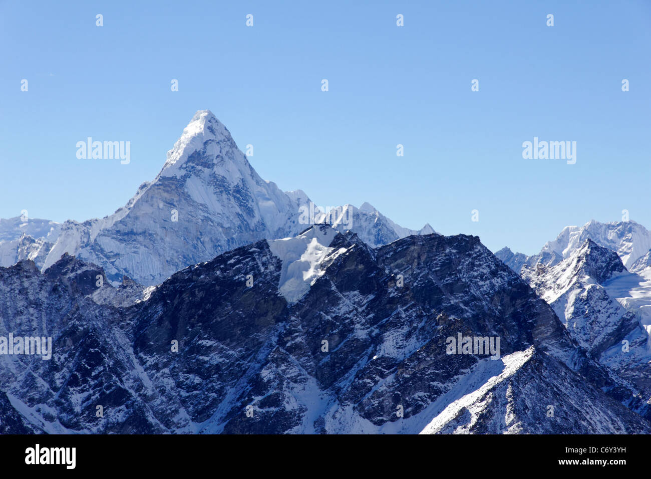 Ama Dablam montagna visto dalla vetta del Kala Pathar, Everest Regione, Nepal Foto Stock