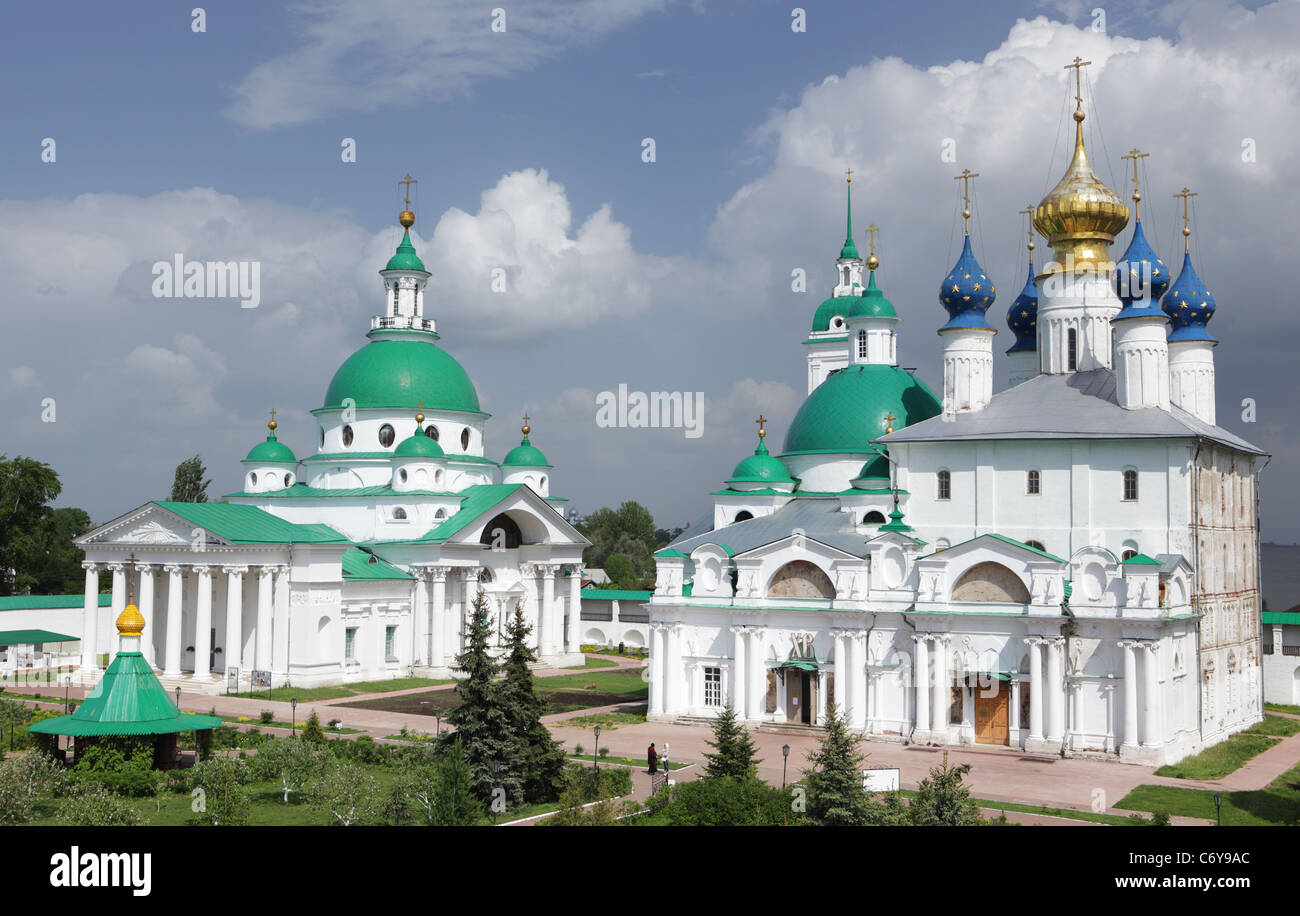 Cattedrale di San Dimitry di Rostov e Cattedrale di concezione di Sant'Anna di Rostov, Russia Foto Stock