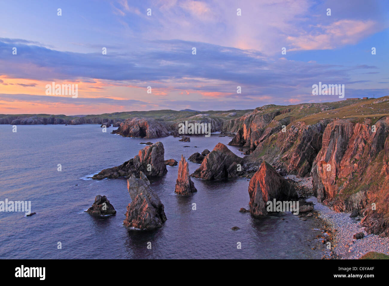 Regno Unito Scozia Ebridi Esterne isola di Lewis Mangersta pile di mare Foto Stock