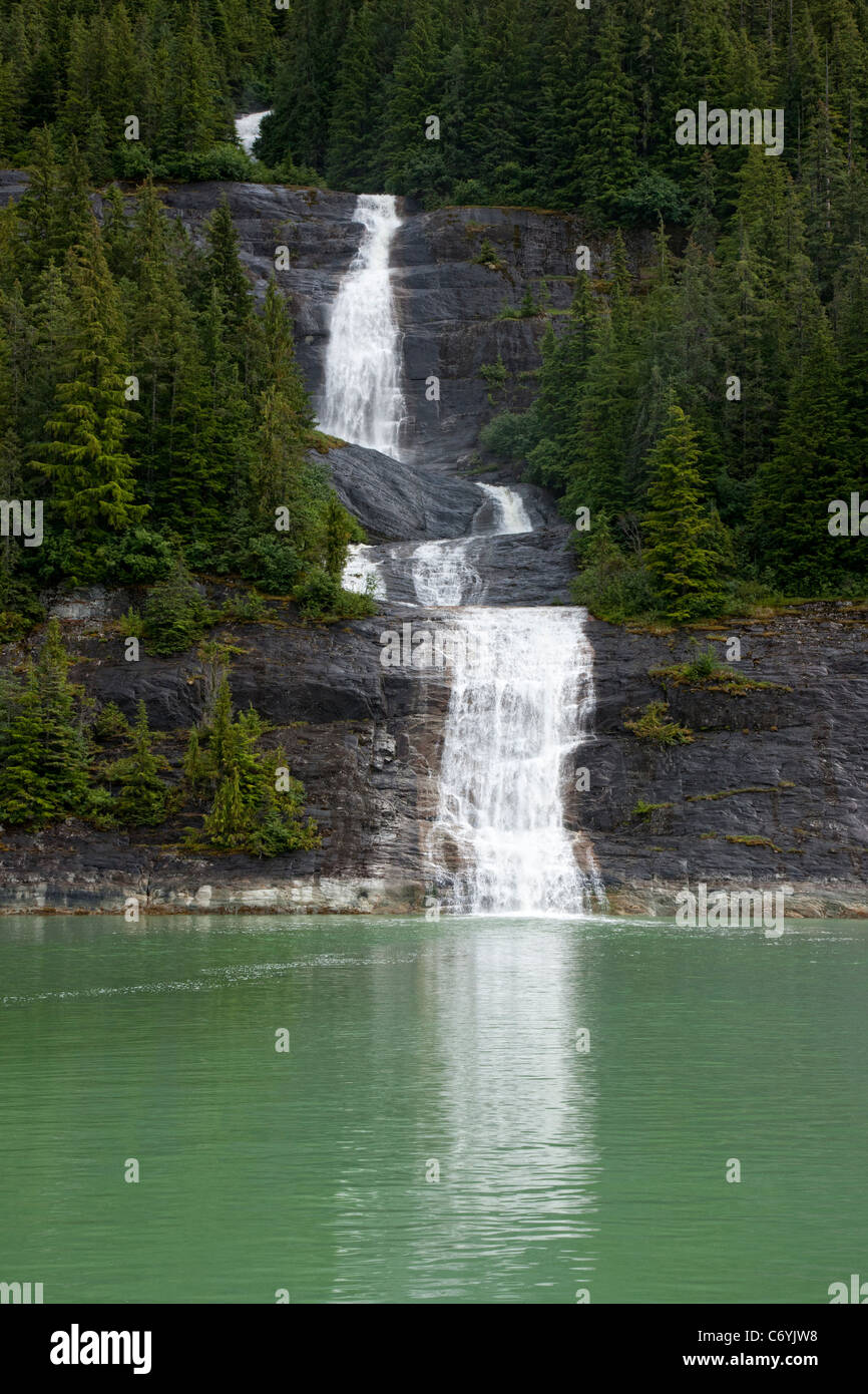 Un nastro in cascata nel braccio Endicott, Federico Suono, Alaska Foto Stock