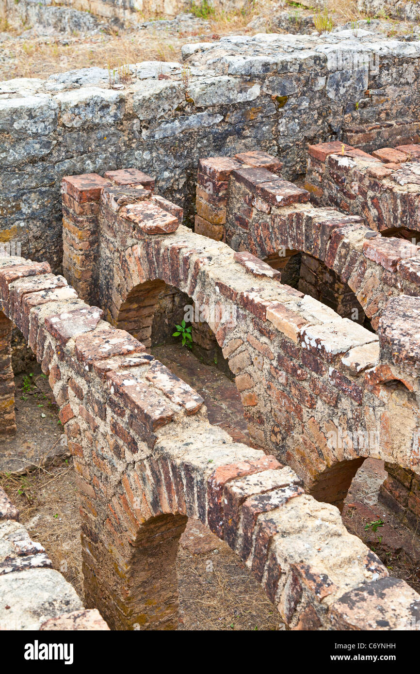Hypocaust dei bagni della parete (Terme) in Conimbriga, romane meglio conservate rovine della città in Portogallo. Foto Stock