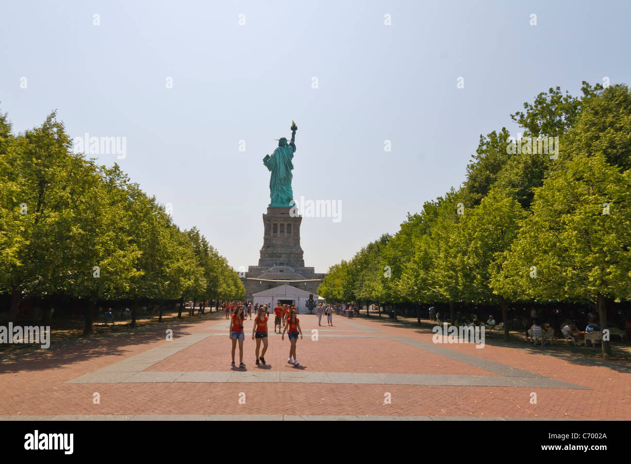 I turisti alla Statua della Libertà di New York City Foto Stock