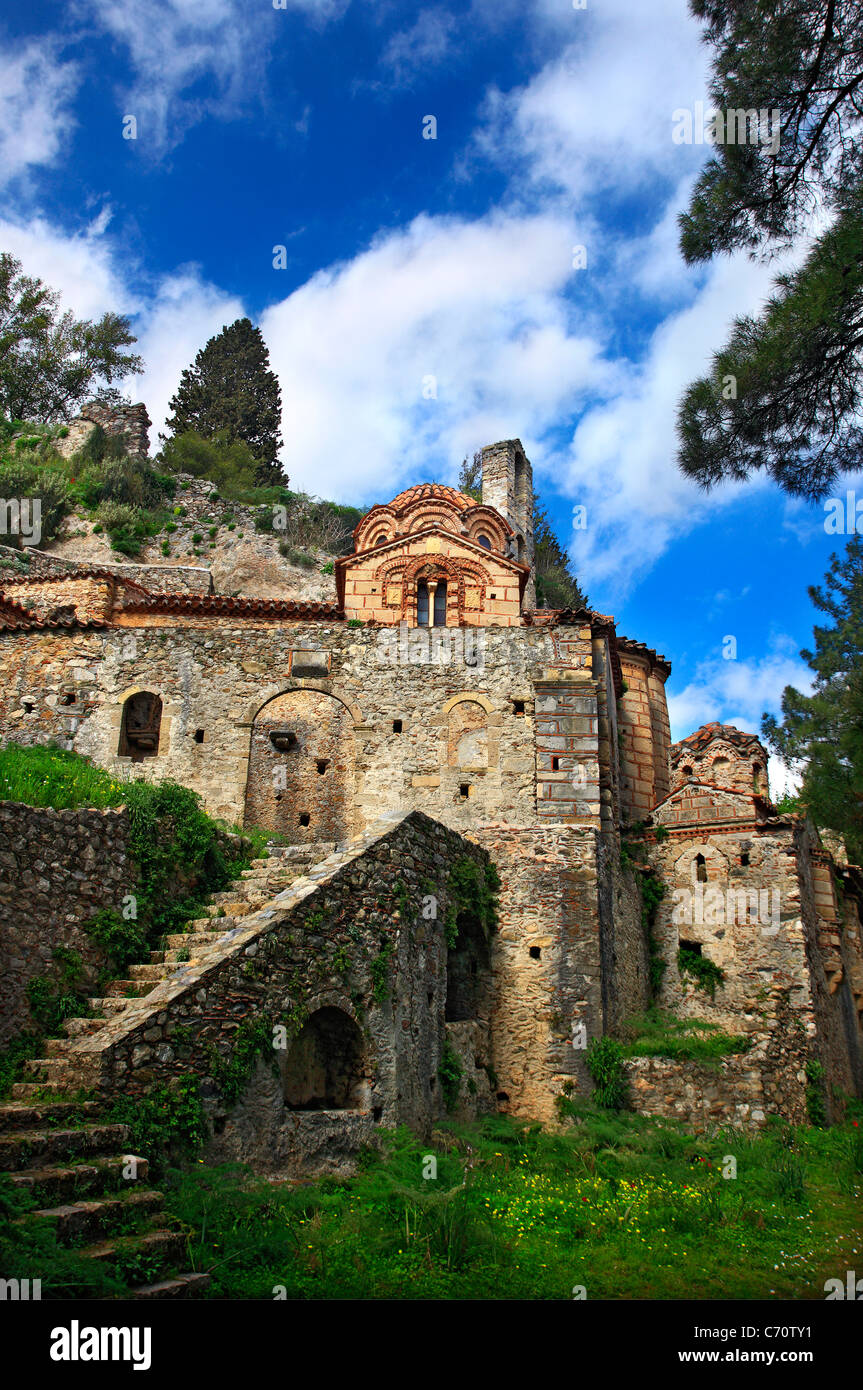 Monastero Perivleptos nel medioevo, bizantina "castletown' di Mistra, vicino alla città di Sparta, Laconia, Peloponneso, Grecia. Foto Stock