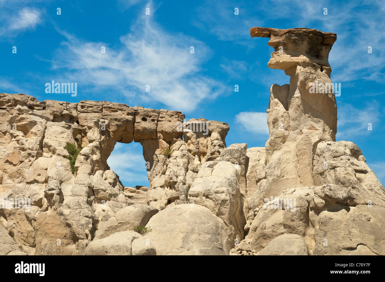 Foro nella parete di roccia, formazione superiore del Fiume Missouri si rompe il monumento nazionale, Montana. Foto Stock