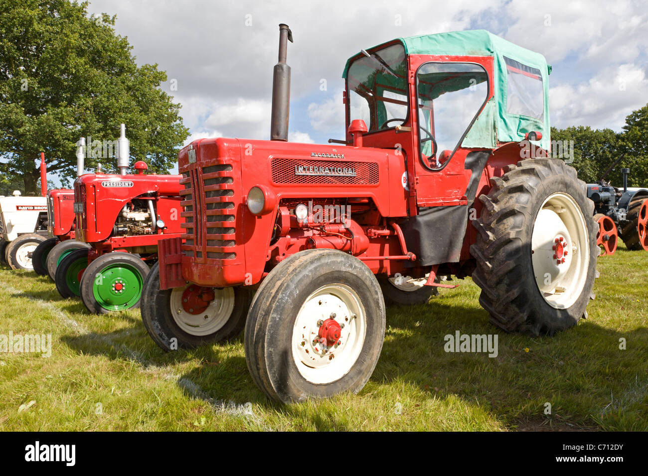 McCormick International trattore con cabina sul display a 2011 Aylsham spettacolo agricolo, Norfolk, Inghilterra, Regno Unito. Foto Stock