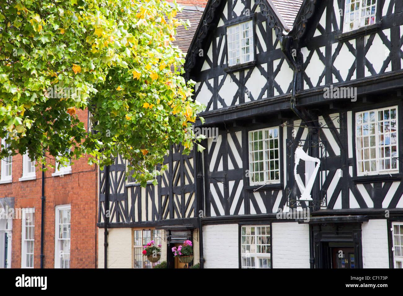 La metà degli Edifici con travi di legno sul Dinham Ludlow Shropshire Inghilterra Foto Stock