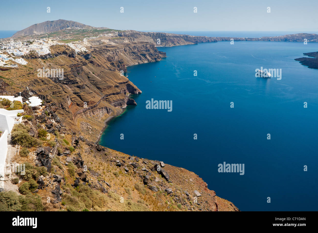 Isola di Santorini e Caldera visto da Imerovigli, Grecia Foto Stock