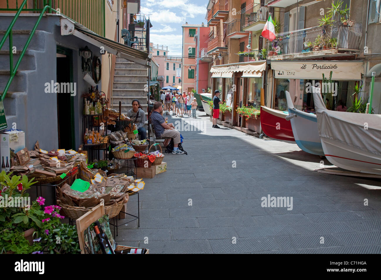 Idilliaco villaggio di pescatori Manarola, Parco Nazionale Cinque Terre, sito Patrimonio Mondiale dell'Unesco, la Liguria di Levante, Italia, mare Mediterraneo, Europa Foto Stock