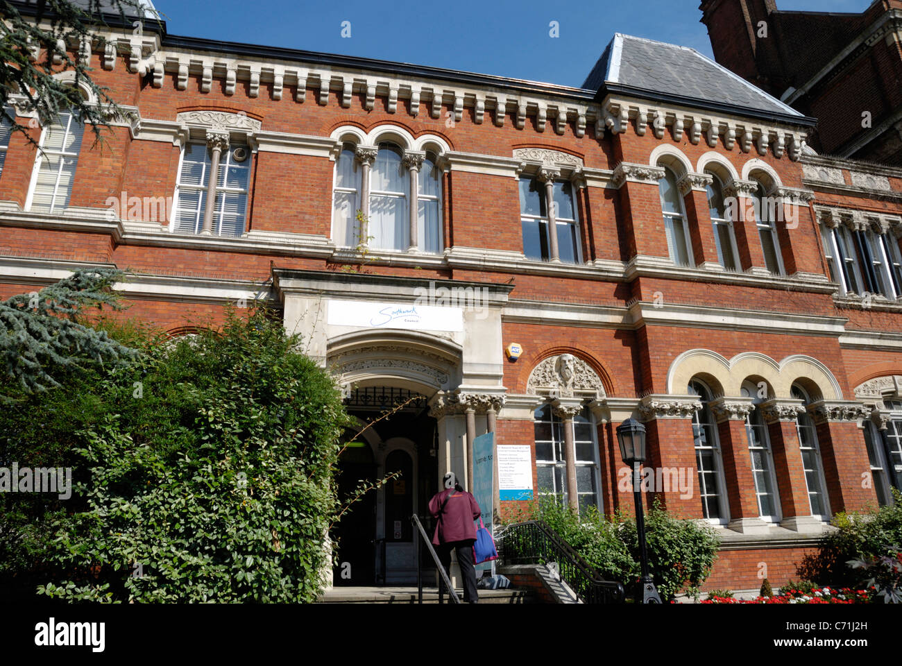 Il Southwark Council building a Walworth Road, Londra, Inghilterra Foto Stock