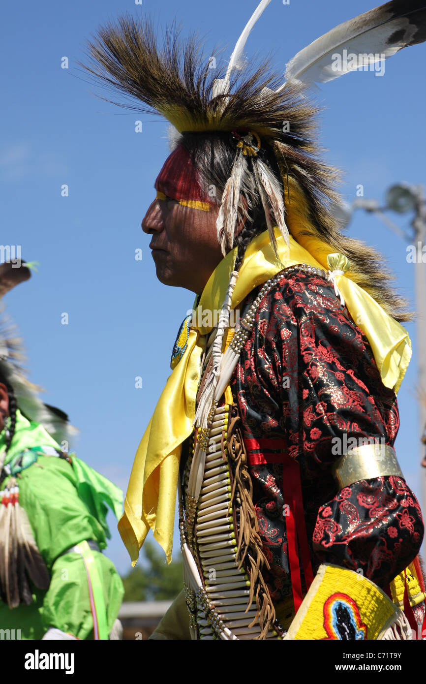 Shakopee Mdewakanton Sioux Comunità Wacipi Pow Wow, Native American dance festival - Ritratto di Native American ballerina Foto Stock