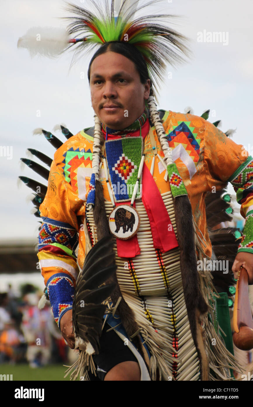 Shakopee Mdewakanton Sioux Comunità Wacipi Pow Wow, Native American dance festival - Ritratto di Native American ballerina Foto Stock