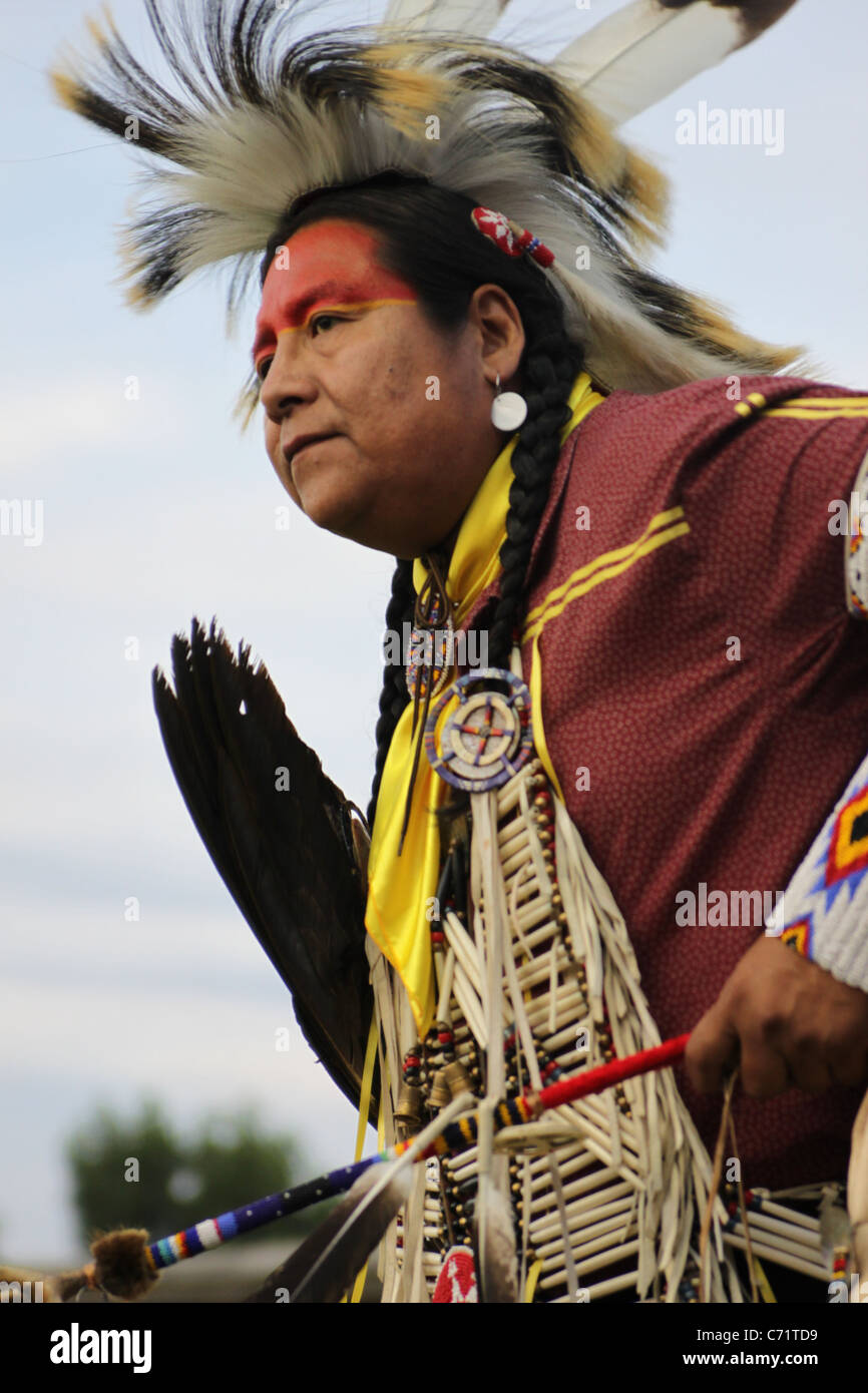 Shakopee Mdewakanton Sioux Comunità Wacipi Pow Wow, Native American dance festival - Ritratto di Native American ballerina Foto Stock
