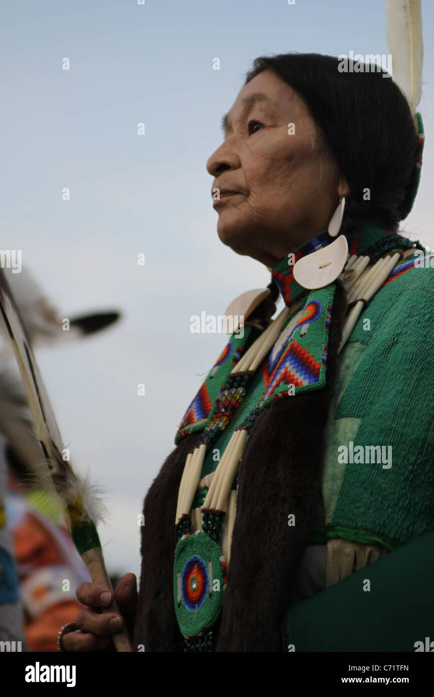 Shakopee Mdewakanton Sioux Comunità Wacipi Pow Wow, Native American dance festival - Ritratto di Native American ballerina Foto Stock
