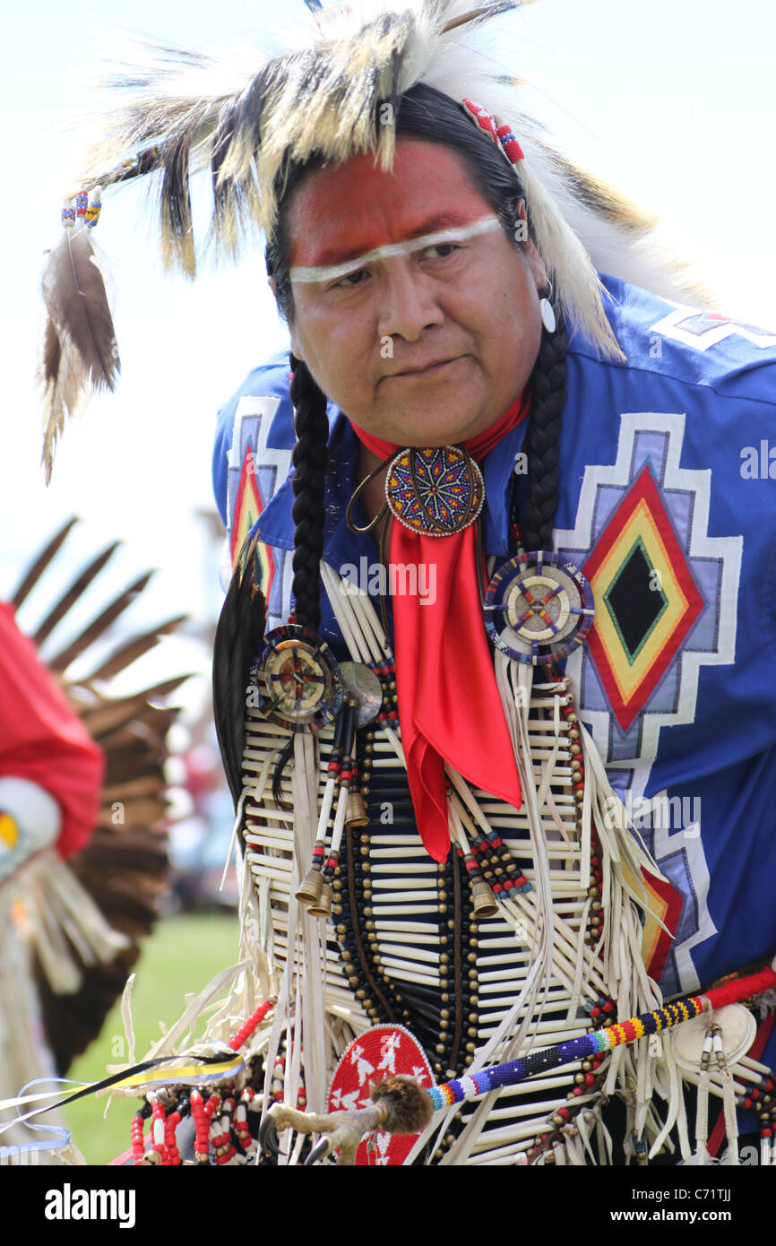 Shakopee Mdewakanton Sioux Comunità Wacipi Pow Wow, Native American dance festival - Ritratto di Native American ballerina Foto Stock