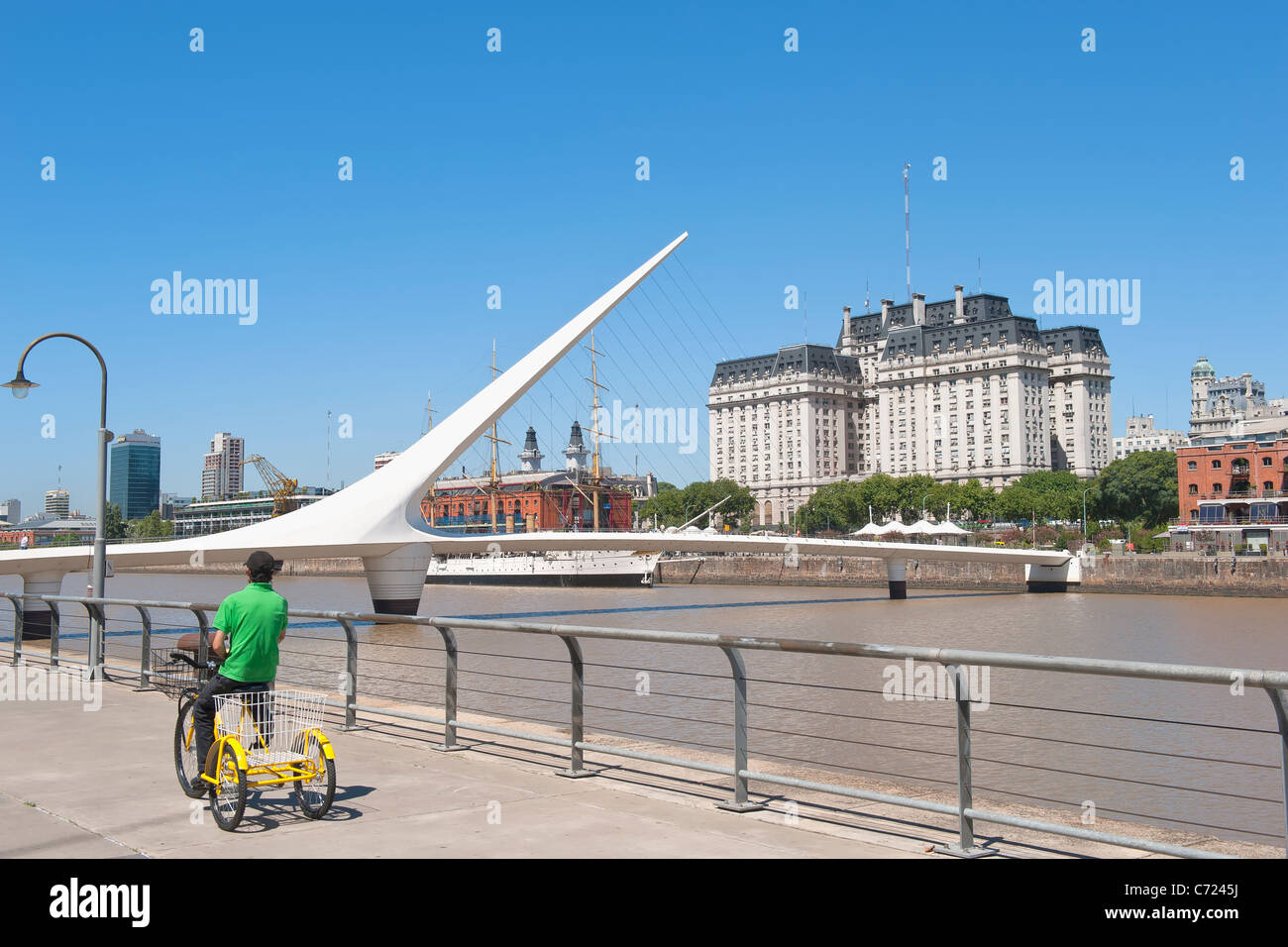 Puente de la Mujer (femminile di ponte), a Puerto Madero Buenos Aires, Argentina Foto Stock