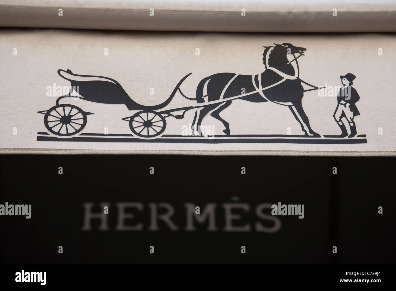 Hermes il Logo del marchio su Shop a Marsiglia; Francia Foto Stock