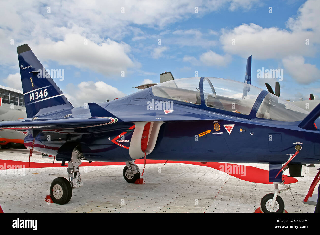 Display dalla Aermacchi M-346 Master Advanced Fighter a Farnborough Airshow internazionale Foto Stock