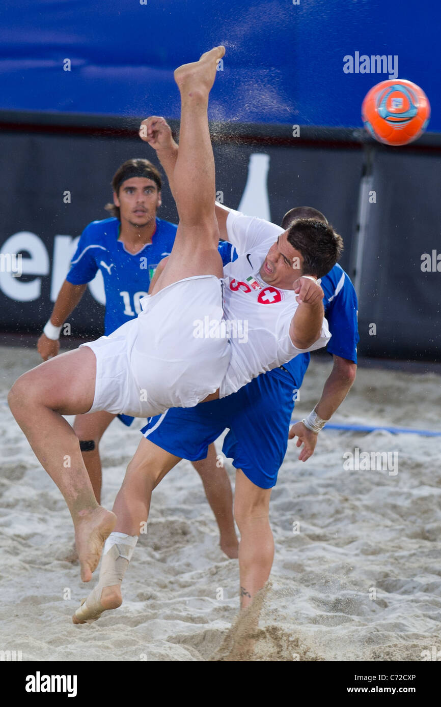 Dejan Stankovic (SUI) svolge per FIFA Beach Soccer World Cup Ravenna-Italy 2011 il Gruppo un match tra Italia 3-2 svizzera. Foto Stock