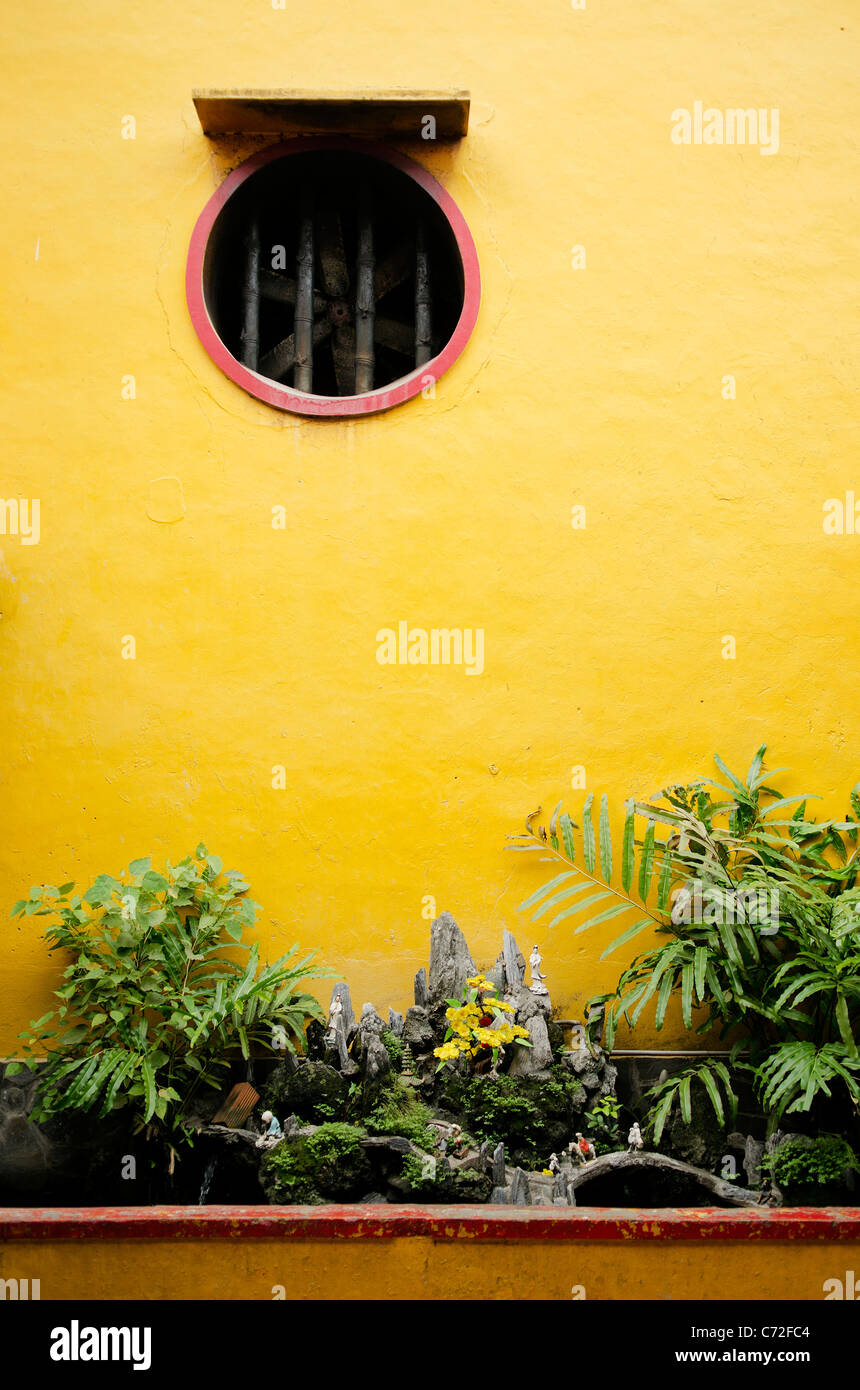 Il tempio cinese giardino dettaglio in Vietnam Foto Stock