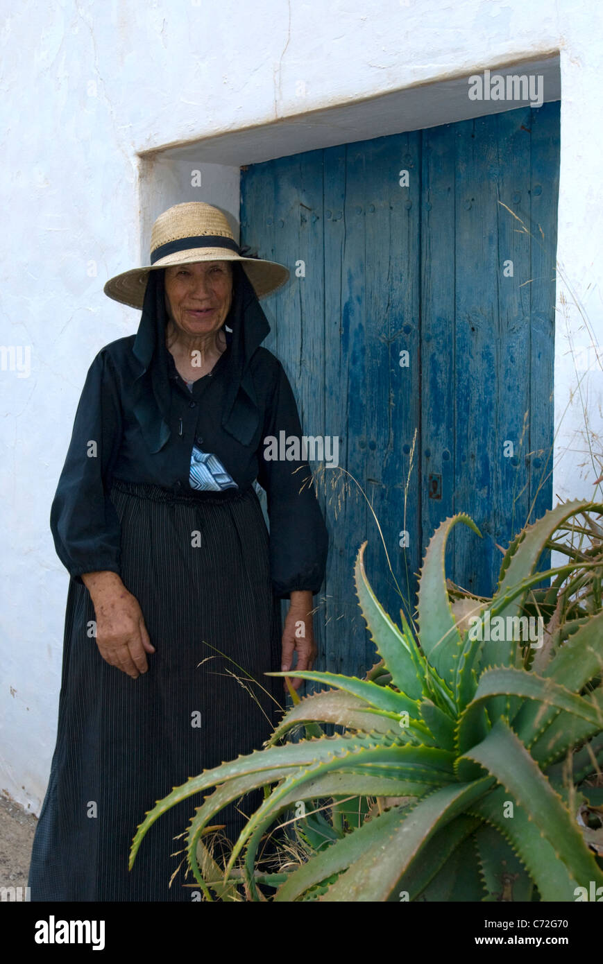 Donna locale in abito tradizionale, Ibiza, Isole Baleari, Spagna Foto Stock