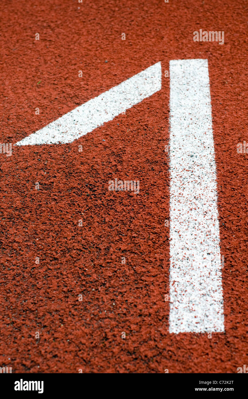 In prossimità di una corsia su un esterno di pista atletica Foto Stock
