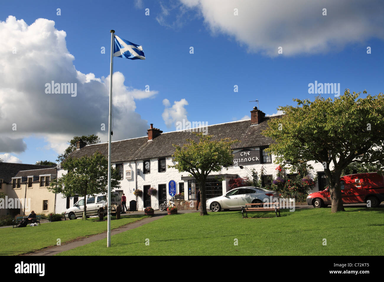 The Winnock Hotel , la piazza, Drymen, Distretto di Stirling, Scozia, Regno Unito Foto Stock