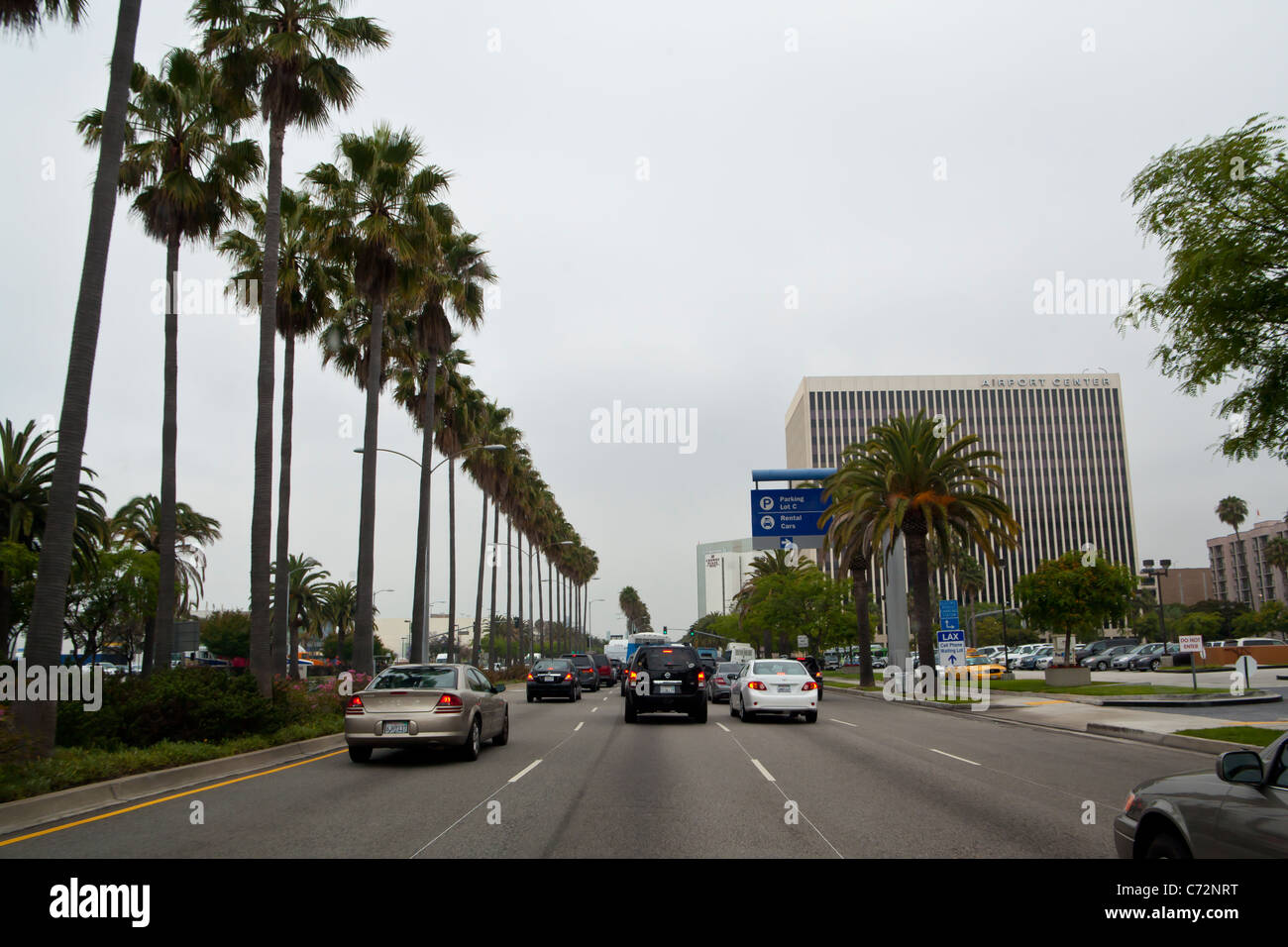 Century Blvd presso l'Aeroporto Internazionale di Los Angeles LAX in California Foto Stock