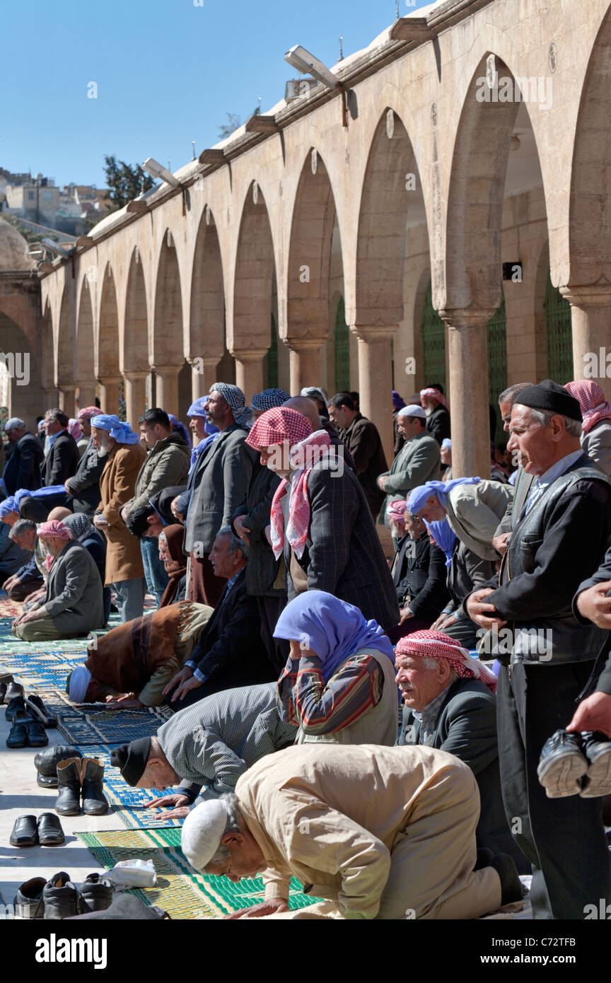 Venerdì a pregare in moschea Balikligol Urfa in Turchia Foto Stock