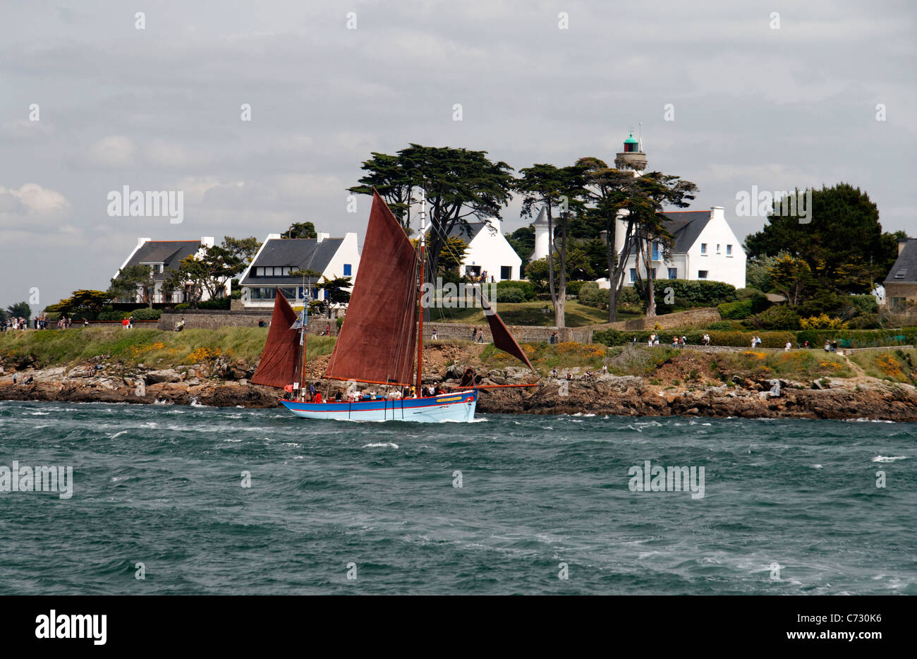 André Yvette : sloop, Port Navalo, Settimana del Golfo di Morbihan, in Bretagna, Francia). Foto Stock