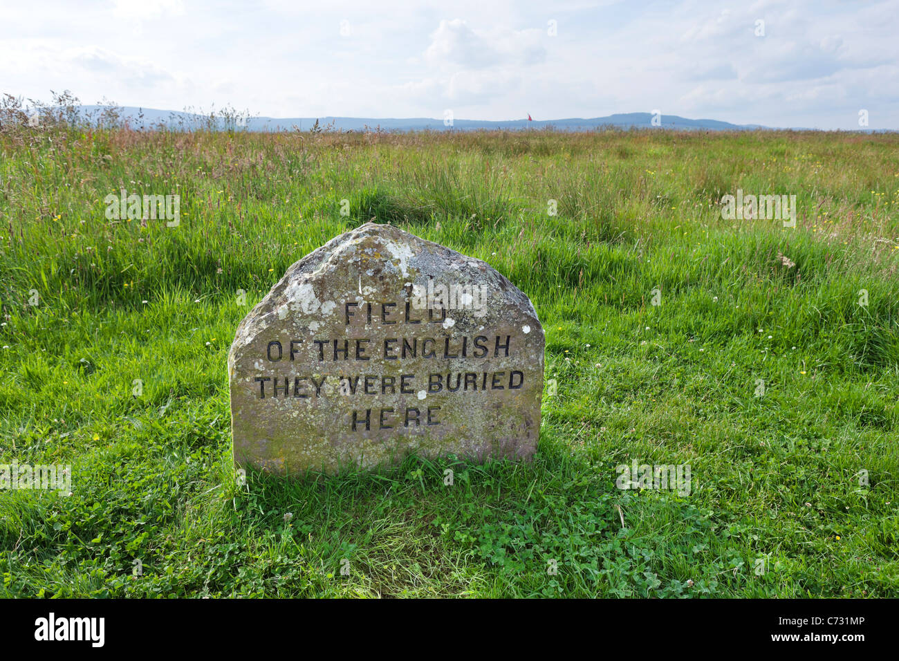 Marcatore per l'inglese morto sul campo di battaglia di Culloden, vicino a Inverness, Highland, Scotland, Regno Unito Foto Stock