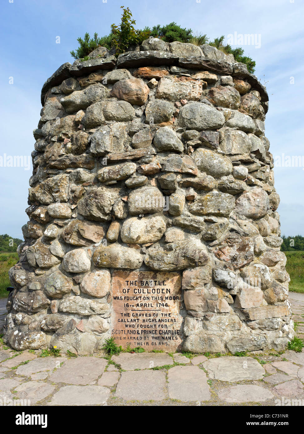 Memorial Cairn sul campo di battaglia di Culloden, vicino a Inverness, Highland, Scotland, Regno Unito Foto Stock