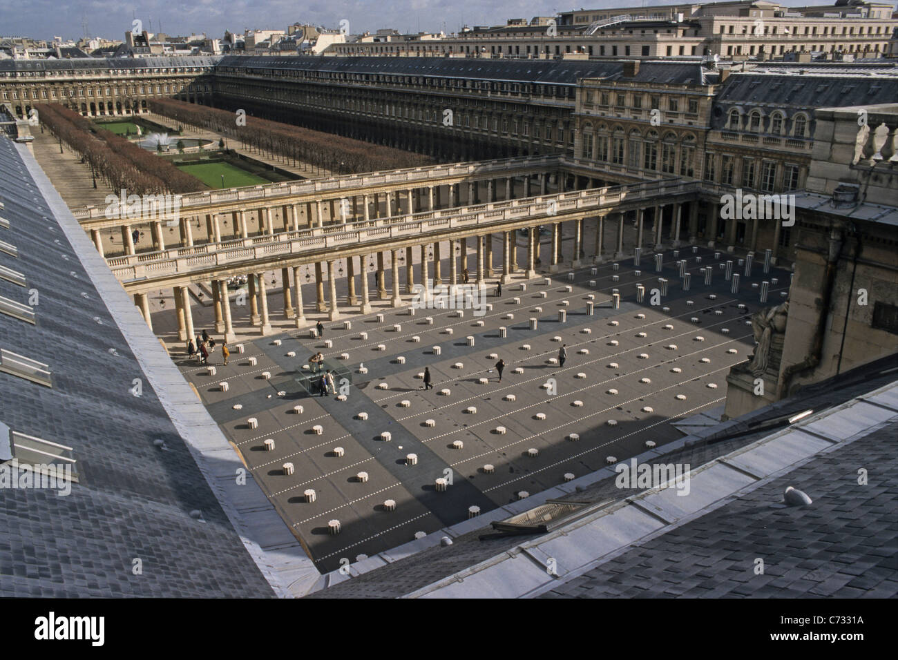 Palais Royal, il Consiglio di Stato, direzione delle Belle Arti, il cortile delle colonne di Daniel Buren, 1e arrondissement, Parigi, Francia Foto Stock