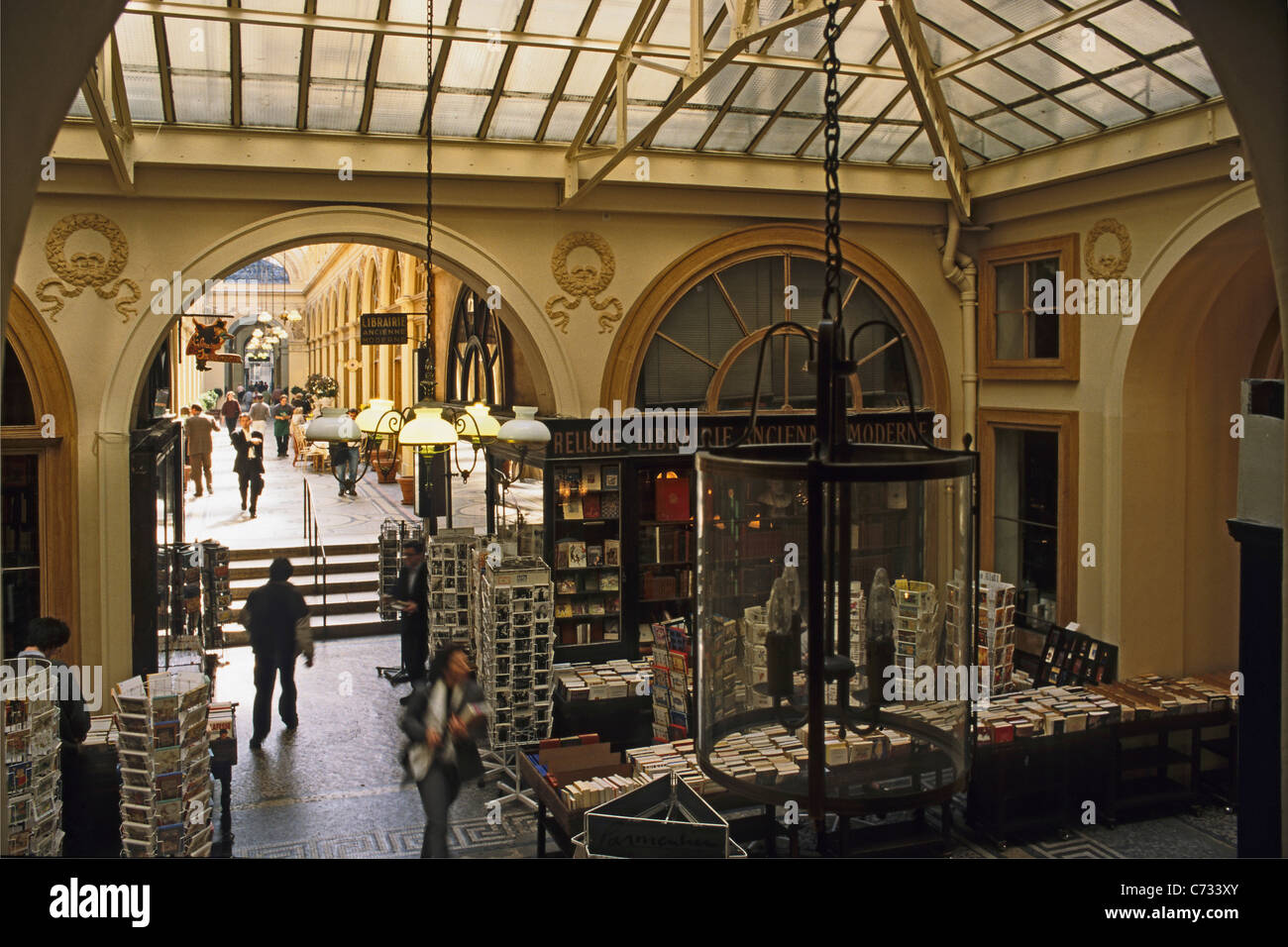 Vista della Galerie Vivienne, stile impero tetto di vetro, costruito nel 1826, 1. Arrondissement, Parigi, Francia, Europa Foto Stock