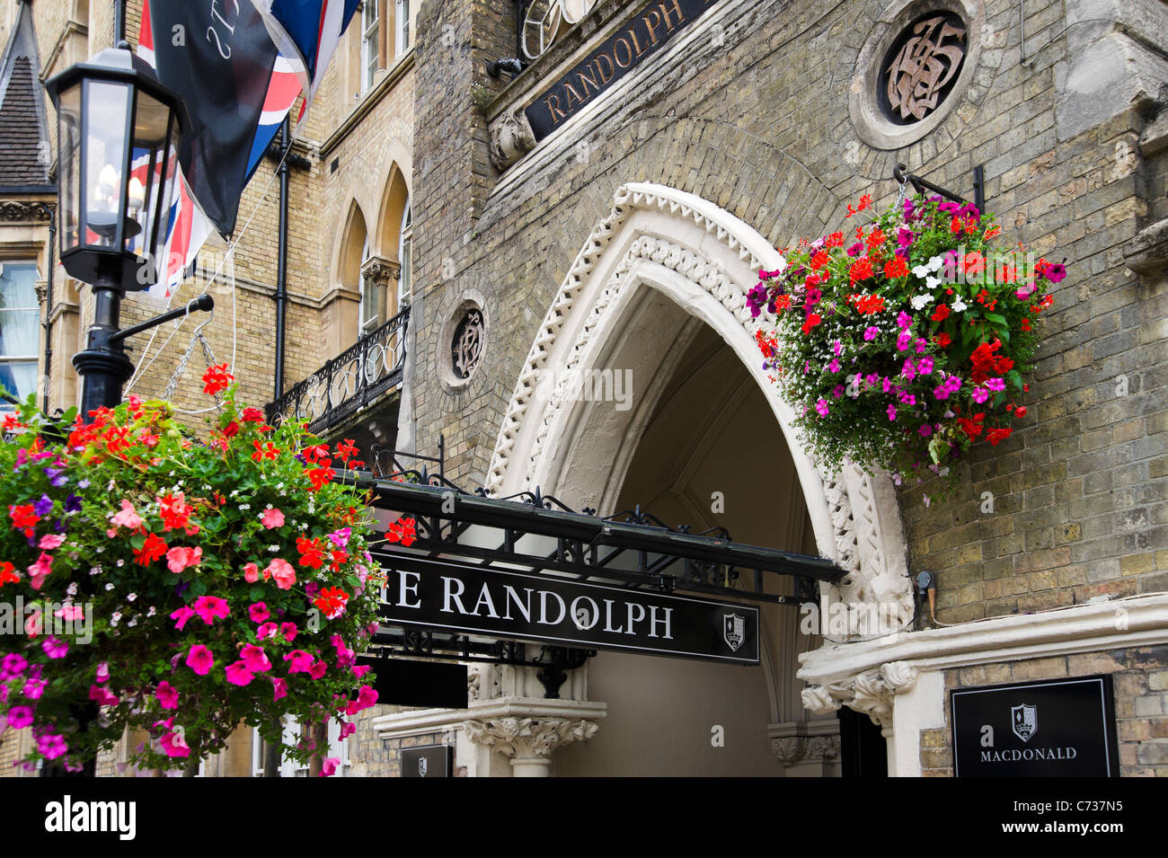 Ingresso al Randolph Hotel, Beaumont Street, Oxford, Oxfordshire, England, Regno Unito Foto Stock