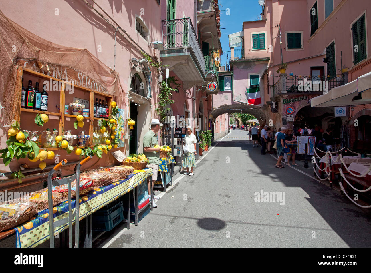 Negozio di limone al centro storico di Monterosso al Mare, le Cinque Terre, sito Patrimonio Mondiale dell'Unesco, la Liguria di Levante, Italia, mare Mediterraneo, Europa Foto Stock