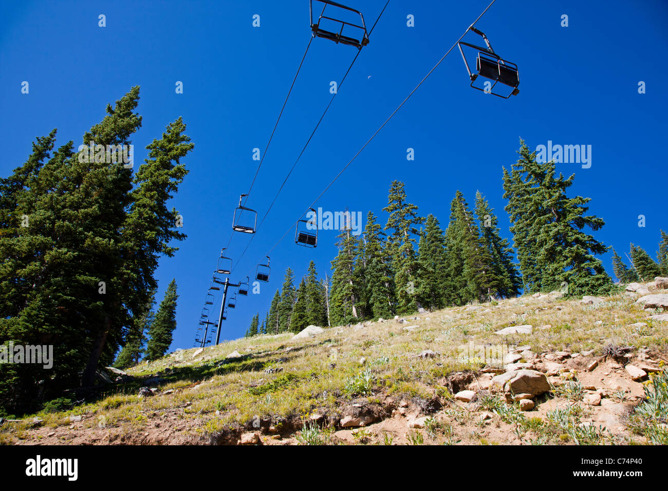 Vista estiva di Monarch Mountain ski area situata a 10,790' altitudine nella gamma Sawatch delle Montagne Rocciose, Colorado, STATI UNITI D'AMERICA Foto Stock