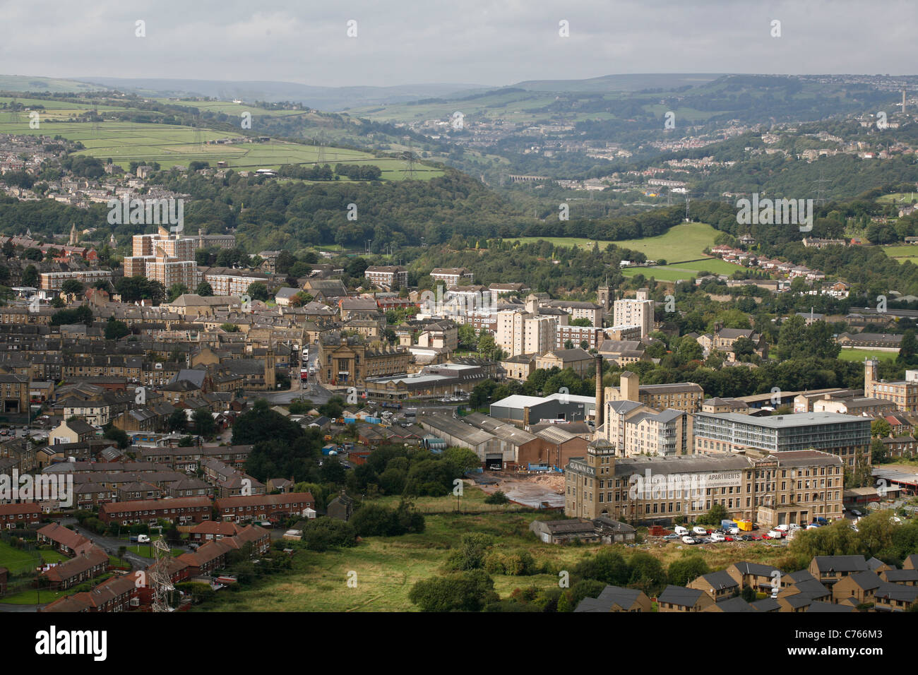 Vista di Elland , West Yorkshire , da Ainley Top , West Yorkshire Foto Stock