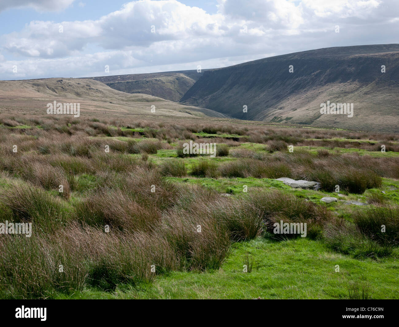 Saddleworth Moor guardando verso Ravenstones, Greenfield, Oldham, Lancashire, Inghilterra, Regno Unito. Foto Stock
