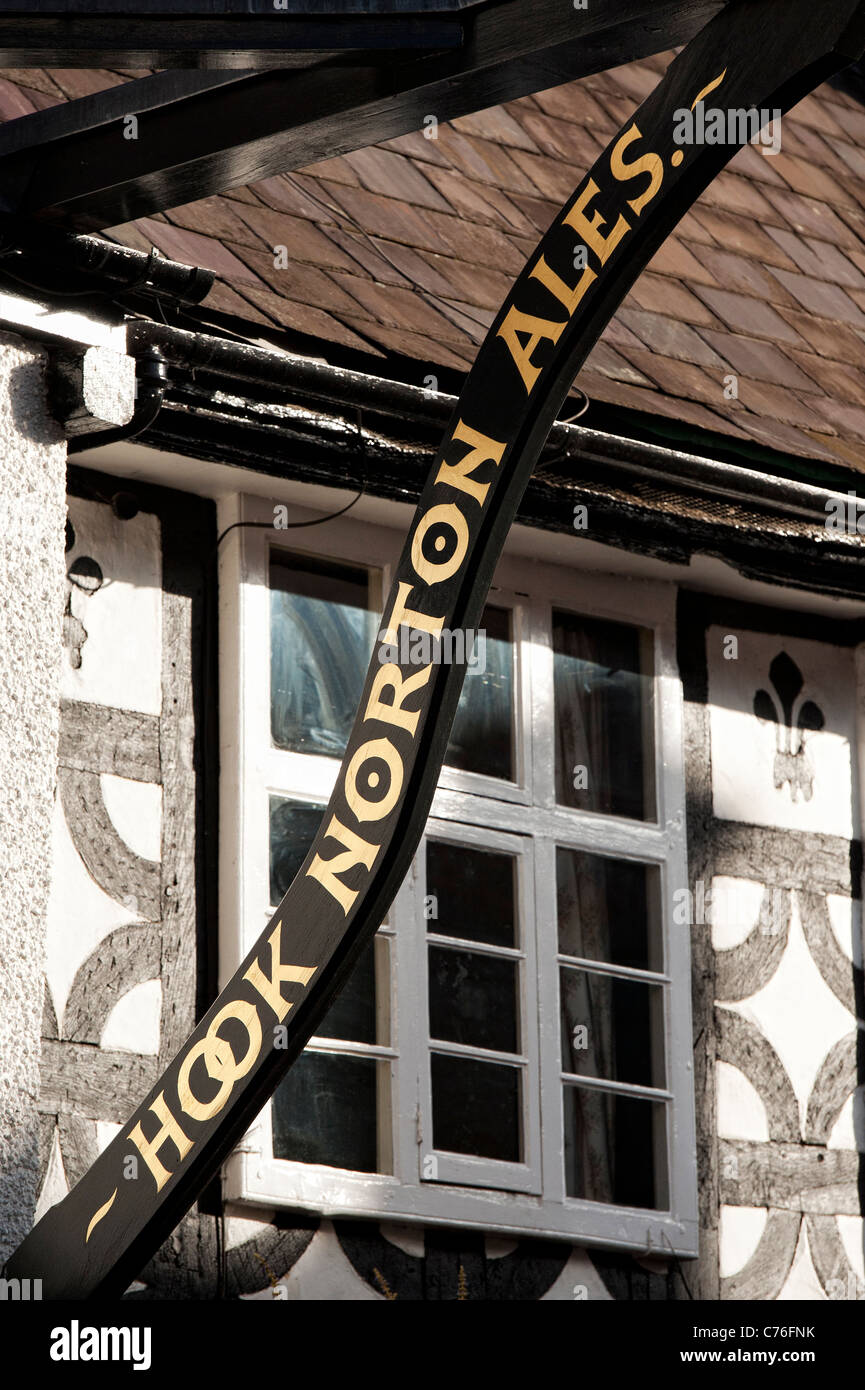 Ye Olde Reinedeer Inn pub sign in Banbury, Oxfordshire, Inghilterra Foto Stock