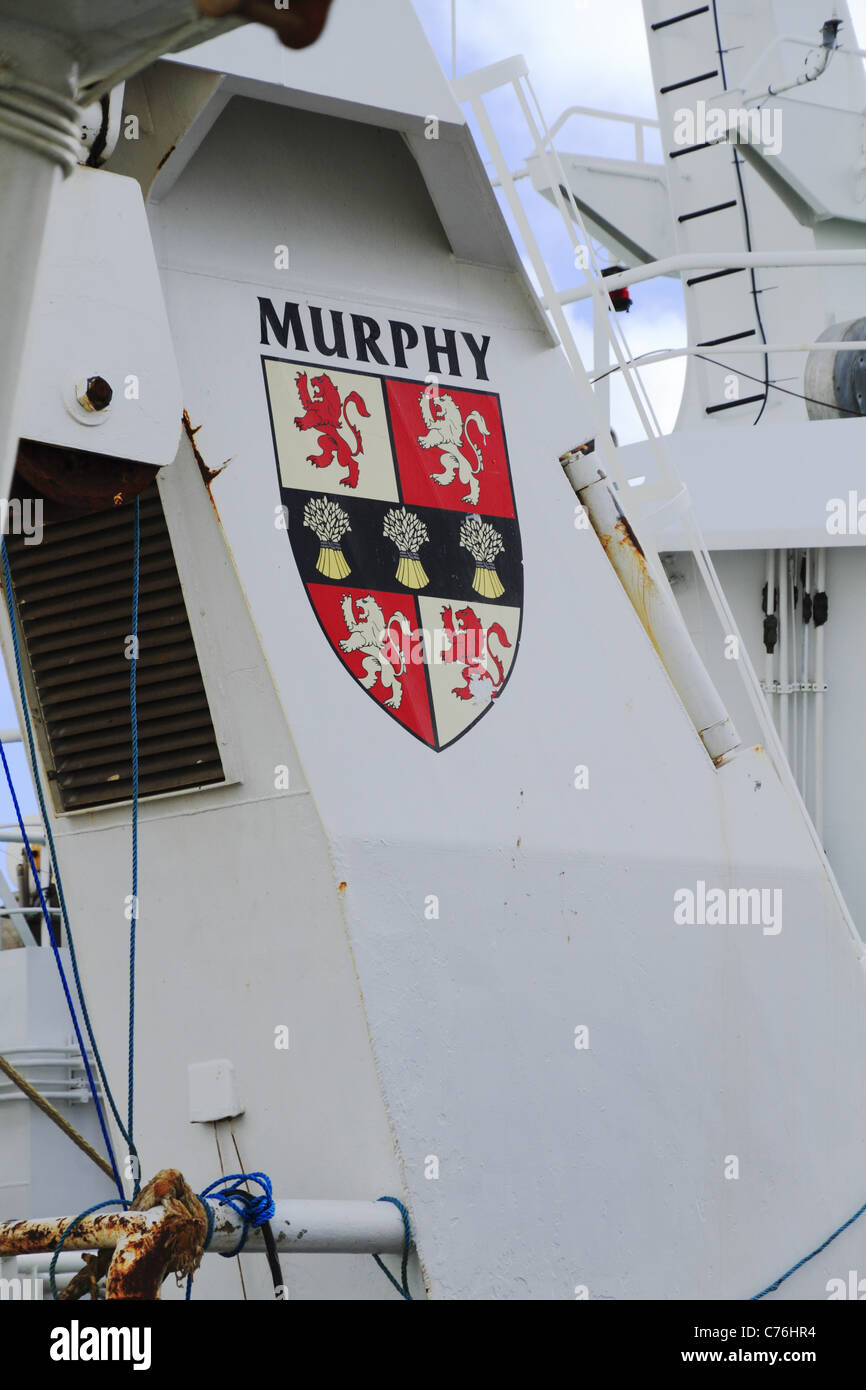 Il Murphy stemma su un peschereccio nel porto Castletownbere, penisola di Beara, Co Cork, Irlanda Foto Stock
