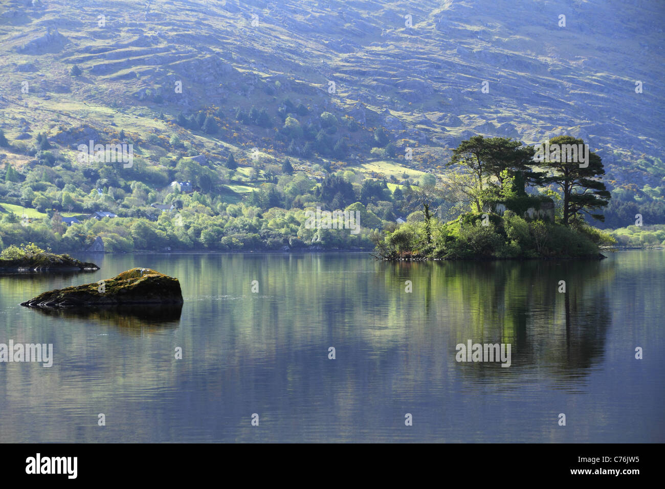 Scenic Glanmore lago sulla penisola di Beara, Co Kerry, Rep dell'Irlanda. Foto Stock