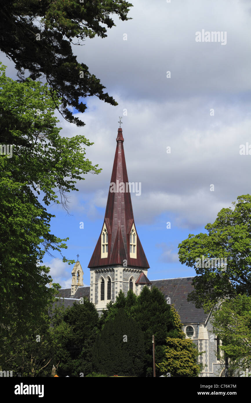 Croce santa romana Chiesa cattolica nella città di Kenmare, Co Kerry, Rep dell'Irlanda. Foto Stock