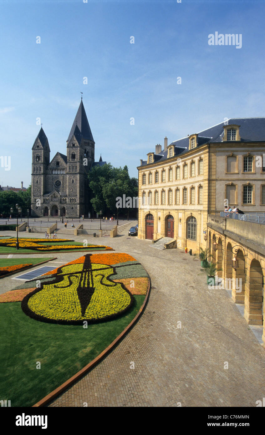 Temple Neuf chiesa e Opera-teatro edifici, Place de la Comedie (Comedy's Place), Metz, della Mosella, regione Lorena , France Foto Stock