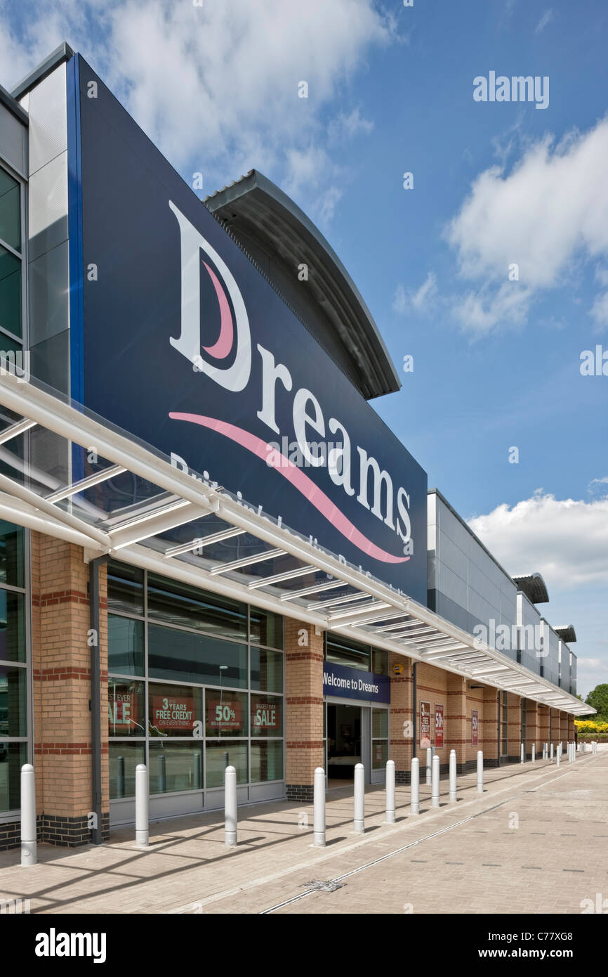 Dreams store presso Routeco Retail Park, Winterhill, Milton Keynes. Foto Stock