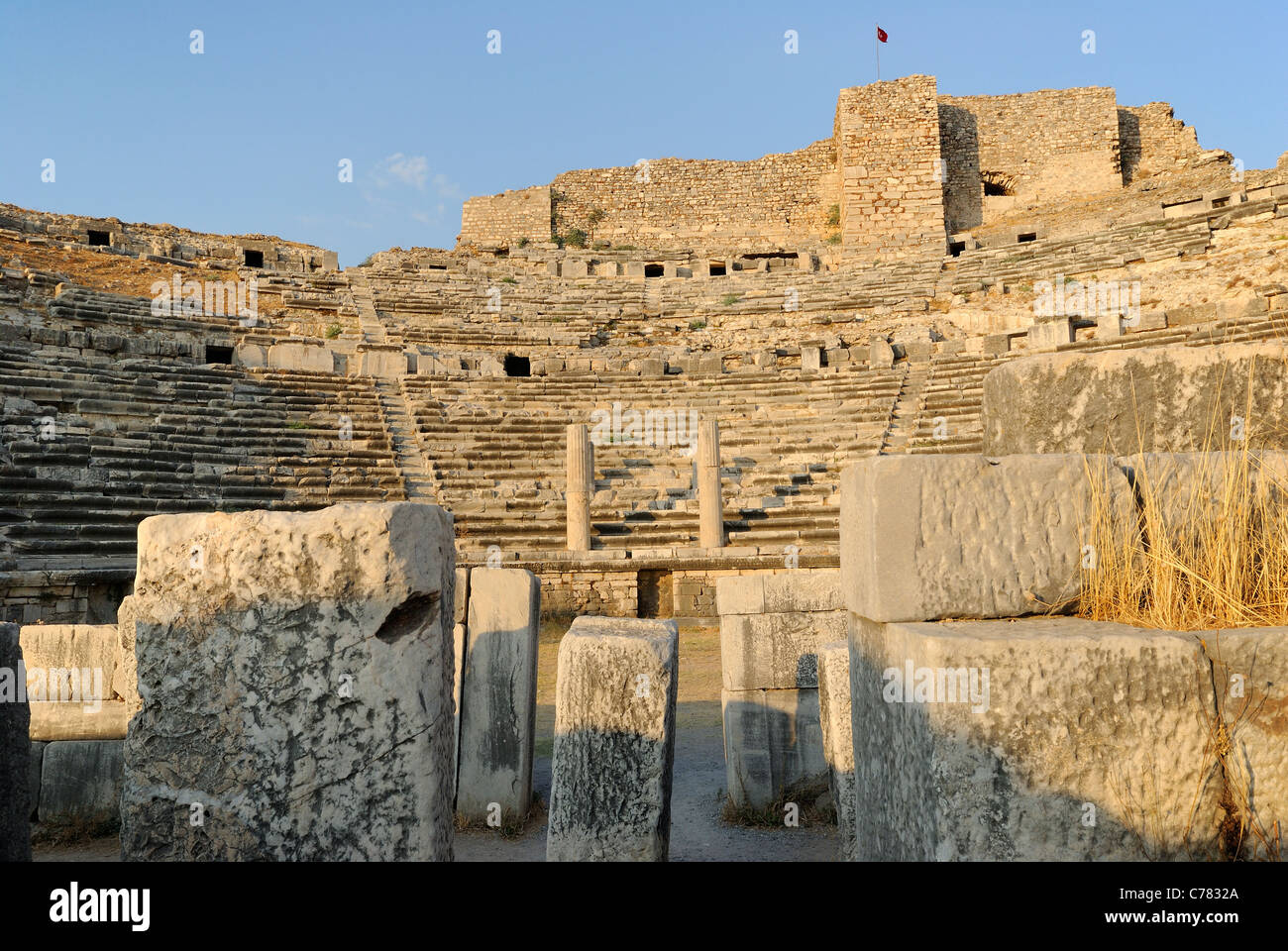 Rovine di Mileto, Anfiteatro greco-romana al tramonto, Aydin Provincia occidentale, a sud-ovest della Turchia, Europa, Medio Oriente e Asia Foto Stock