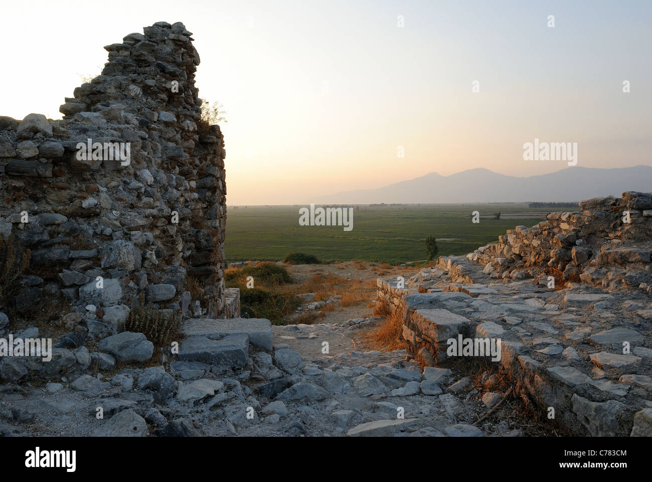 Rovine di Mileto, vista dall'Anfiteatro Greco-romana, Aydin Provincia occidentale, a sud-ovest della Turchia, Europa, Medio Oriente e Asia Foto Stock