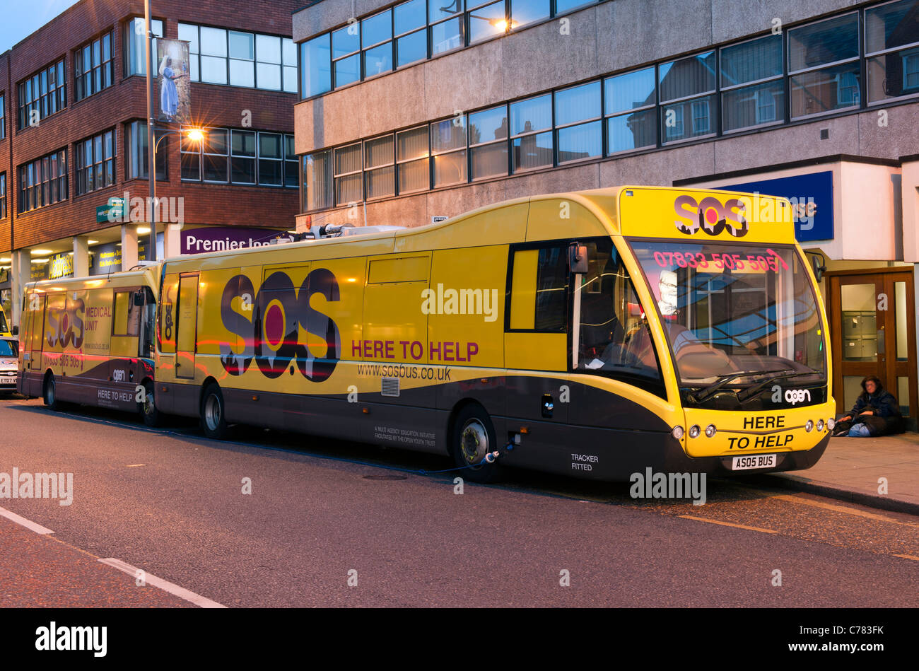 SOS autobus nel centro città di Norwich, Norwich, Norfolk, East Anglia, Inghilterra, Regno Unito. Foto Stock